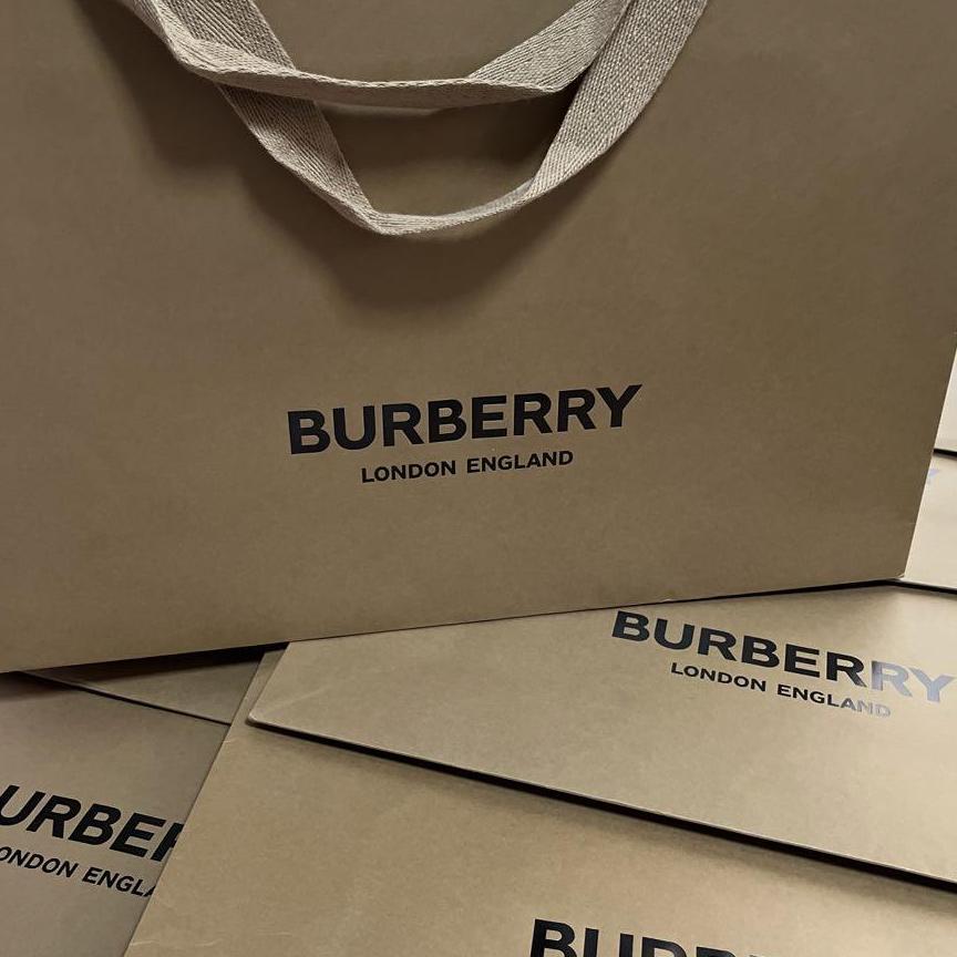 高質で安価BURBERRYの紙袋　大1枚　中9枚