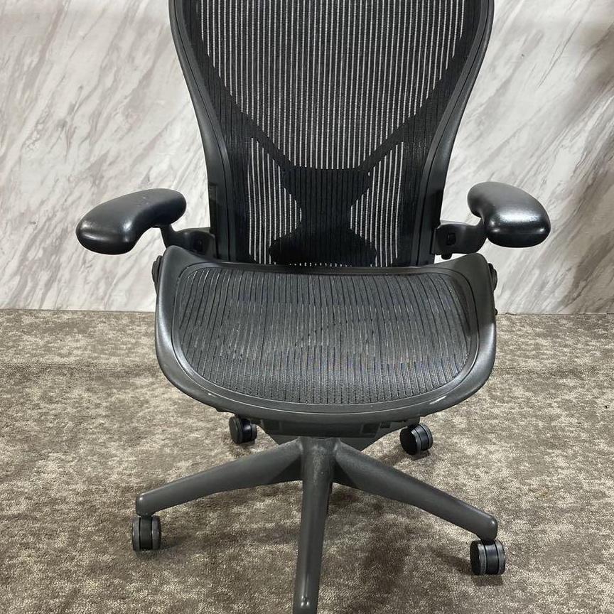 Hermanmiller　アーロンチェア　JOIFA339　サイズB　K190