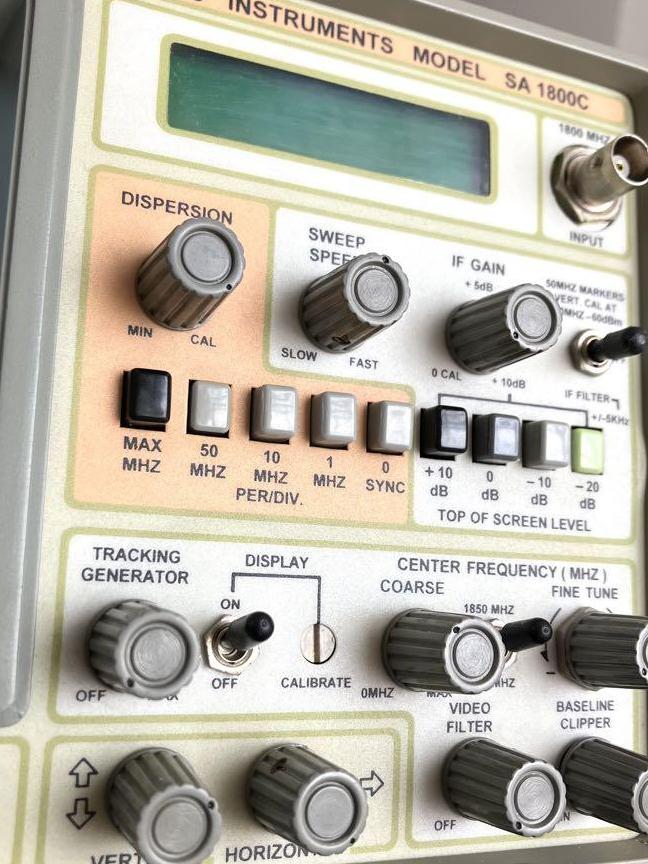 1800MHz　Spectrum　Analyzer　__Model　SA1800