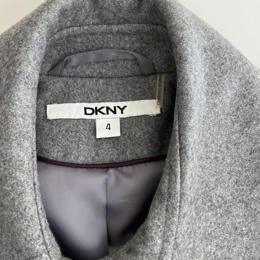 DKNYのPコート